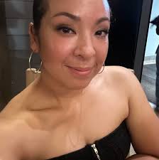 Did-You-Know?! The Kendra Scott Birthday discount is a fan favorite. 50%  off one piece (or 25% off one piece from the Fine Jewelry or Home  Collections) any day during your birthday month,