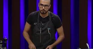 İleri düzeyde i̇ngilizce, başlangıç düzeyi almanca ve rusça bilgisine sahip olan doğramacı, masterchef 2020'nin ana kadrosuna dâhil olan iddialı isimler arasında yer aldı. Serhat Dogramaci Kimdir Masterchef Turkiye 2020 Yarismacisi Serhat Dogramaci Kac Yasinda Nereli Iste Detaylar Medya Haberleri