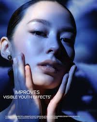 First time's a charm. Personalise your Bee Bottle with a limited-edition  zodiac charm in gold or silver, to match (or not) its embossed bee motif. —  #GuerlainFragrance #HolidayCollection #BeExtraordinary #BeeBottle