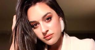 Milli takımda 13 numaralı formanın sahibi olan hande baladın kimdir, kaç yaşında, nereli, boyu kaç gibi sorular merak ediliyor. Melisa Salgam Kimdir Melisa Salgam Kac Yasinda Nereli Dailymotion Video