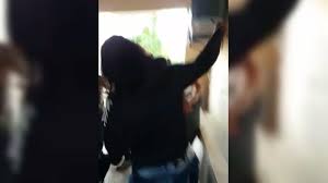 Resultado de imagem para IMAGEM ILUSTRATIVA DE AGRESSÃƒO COM FACA EM COLÃ‰GIO