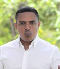 Se enoja Raymundo King por cuestionamientos de oposición y asegura que el  PRI "es el partido de la legalidad"