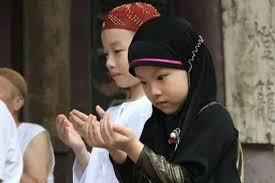 Sunduk merupakan penutup kepala tradisi yang lazim di dalam pakaian sunduk selalunya dipakai oleh kaum wanita untuk menutup bahagian kepala mereka dari terik. Jejak Leluhur Muslim Tionghoa Marga Teng Ed Din Di Hokkian Halaman All Kompasiana Com