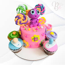 Una niña jala de los cabellos a su hermana mayor por soplarle a las velitas de su pastel de cumpleaños, se puede apreciar en un video que se hizo viral en redes sociales. Inicio