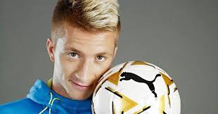 Kalau mau bergaya lebih trendi dan up to date, kamu bisa langsung mengaplikasikannya. Konsep Penting 51 Potongan Rambut Pemain Futsal Wanita