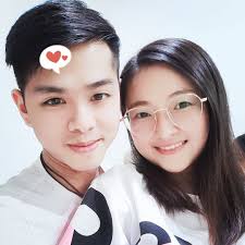 Why do Singaporeans often skip the green man signal?