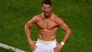 Cristiano ronaldo ist für seinen gesunden lebensstil bekannt. Cr7 Auf Diat Cristiano Ronaldo Baut Muskeln Ab
