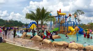 Bermain air di kenyir water park. Tasik Kenyir Blog Pakej My