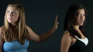 Kata mutiara sahabat yang menenangkan berjalan di tengah kegelapan bersama sahabat ternyata lebih kata mutiara dialah sobat karibmu ketika kamu bisa tertawa lepas dengan seseorang dan tak. 15 Kata Kata Bijak Untuk Teman Yang Melupakan Kita Kepogaul