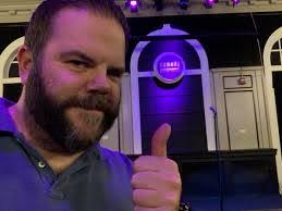 Larry Soares's Instagram, Twitter & Facebook