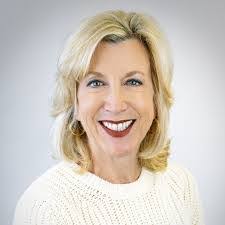 Julie Schack's Instagram, Twitter & Facebook