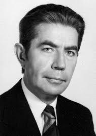 INTERJÚ DR. KOVÁCS BÉLÁVAL • NAGY KÁROLY GLÓ BUSZAI • ELEKTROMOS VEZETÉKEK  FELMÉ- RÉSE • EMLÉKEZÉS DR. REGŐCZI