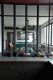Vous recherchez une verrière d'atelier d'artiste pas cher ? Tendance La Verriere Style Atelier D Artiste Frenchy Fancy Fenetre Interieure Interieur De Cuisine Cuisines Maison