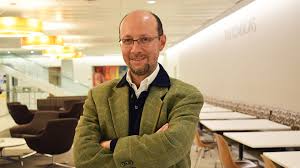 No esperes que todos entiendan tu viaje, especialmente si nunca han tenido que recorrer tu camino😉. Marcos Orellana Cruz Faculty American University Washington College Of Law