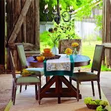 Discover A Dining Room That Fits Your Personality Featuring Cost Plus World Market S Round To O Comedores Eclecticos Decoracion Hogar Decoracion De Interiores