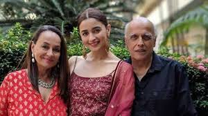 Alia Bhatt Visits Dad Mahesh Bhatt And Mum Soni Director Says She Sat At A Distance So She Wouldn T Endanger Her Parents Hindustan Times hindi completed by technicalharry (harry) with 538 reads.