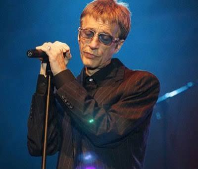 Robin Gibb của nhóm Bee Gees qua đời