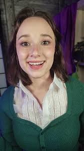 Amy Kay's Instagram, Twitter & Facebook