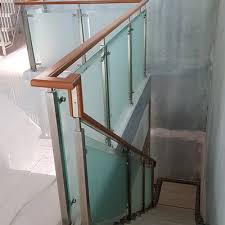 Model tangga yang istimewa ini tampak makin cantik karena railing tangga yang terbuat dari kaca itu. Jual Railing Tangga Kaca Temperd Sandblast Di Lapak Ardi Bukalapak