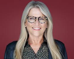 It just makes me smile to make my clients so happy! …”Pam did an incredible  job. I never looked better! Using my headshot for EVERYTHING!”