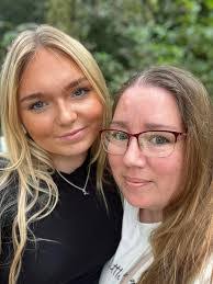 Irena Huang's Instagram, Twitter & Facebook