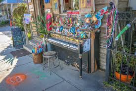 It lies along the mississippi sound (an embayment of the gulf of mexico) at the entrance to st. Snapshots Bay St Louis A Place Apart Miles 2 Go