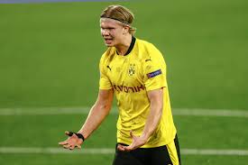 Erling haaland has just been pictured signing a manchester united shirt. Laporta Hints He Could Bring Erling Haaland To Barcelona Barca Blaugranes