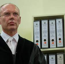 Heer, stahl und sturm für zschäpe. Nsu Anwalte Der Martialische Klang Von Heer Sturm Und Stahl Welt
