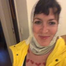 So ist es: „We usually associate Freud with the repression of thoughts and  feelings. But he also described a subtler defense: recognizing an  uncomfortable truth, yet acting as if it didn't matter—a… |