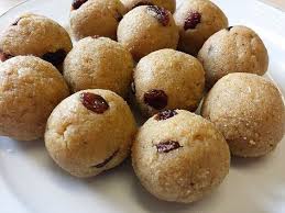 Dessert Indien A La Semoule Desserts Indiens Gateau Indien Recette Biscuit Au Beurre