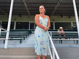 Lisa Hannaford scratches itch at Dungowan Cowgirls