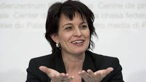 Bundesrätin Leuthard ist jetzt eine Freundin der Hallwiler Oper