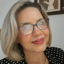 Durante la gira por La Paz, Baja California Sur, visitamos el Centro  Estatal de Oncología #IMSSBienestar “Dr. Rubén Cardoza Macías”, junto a  nuestro director general, Alejandro Svarch. Supervisamos el abasto de  medicamentos