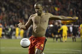 De competitieklasse omvatte acht clubs. Pin Van Sporza Op Vincent Kompany Sport