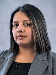 Laura Cruz's Instagram, Twitter & Facebook