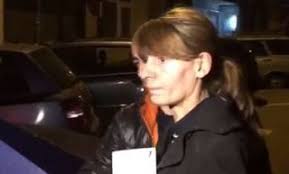 Cu câteva ore înaintea incidentului de la dristor, femeia a împins în faţa metroului o altă tânără, dar aceasta nu a păţit nimic. Exclusiv Filmul Crimei Oribile De La Metrou Pasagerii Au Filmat Momentele De PanicÄ Click Mobile