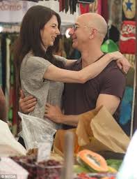 Roman Holiday Amazon Founder Jeff Bezos Vacations In Italy Jeff Bezos Bezos Celebrity Couples