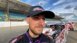 Larry Wight's Instagram, Twitter & Facebook