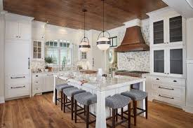 23 charming cottage kitchen design and decorating ideas that will bring coziness to your home. Style Watch Michigan Lake Cottages Cottage Style Decorating Renovating And Entertaining Ideas For Indoors And Out