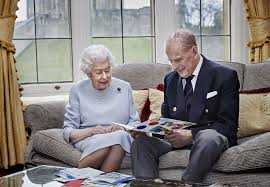 Das sind die gemeinsamkeiten und unterschiede der beiden royalen sprösslinge. Queen Elizabeth Ii Und Prinz Philip Feiern 73 Hochzeitstag