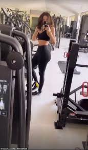 We did not find results for: Khloe Kardashian Shows Off Her Incredible Physique In Sporty Crop Top And Leggings Aktuelle Boulevard Nachrichten Und Fotogalerien Zu Stars Sternchen