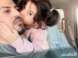 تداول رواد مواقع التواصل الاجتماعي، أول فيديو للحادث المروع الذي راح ضحيته محمد غانم الشمري، حيث كان مسافرًا إلى الرياض رفقة أسرته. Nf1kn0s8uuaakm
