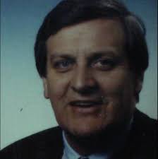 Anyone know how much a walker bay 10 weighs?