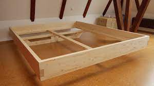 Vom doppelbett bis zum hochbett, etagenbett bis in dieser einfachen bauanleitung können sie sich ihr eigenes bett bauen. Diy Massivholz Bett Selber Bauen Youtube