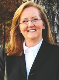 Cecilia Dyer's Instagram, Twitter & Facebook