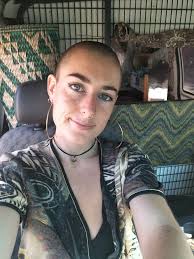 What homes are available for rent in Warrandyte/Eltham/Kangaroo Grounds  area that offer a nature-immersed environment and a balance between  connection and solo time?