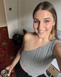 Sarah Bohn's Instagram, Twitter & Facebook