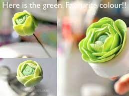 Ranunculus Flower Tutorial One Of The Best Tutorials For This Flower That I Ve Seen Fondant Flower Tutorial Sugar Flowers Tutorial Gum Paste Flowers Tutorials