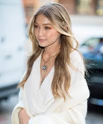 How to work with the hair you've got. How To Get Beach Waves Products For Every Hair Type