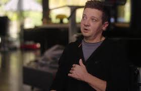 Photo « C'est à ce moment là que j'ai crié » : Jeremy Renner donne une ...